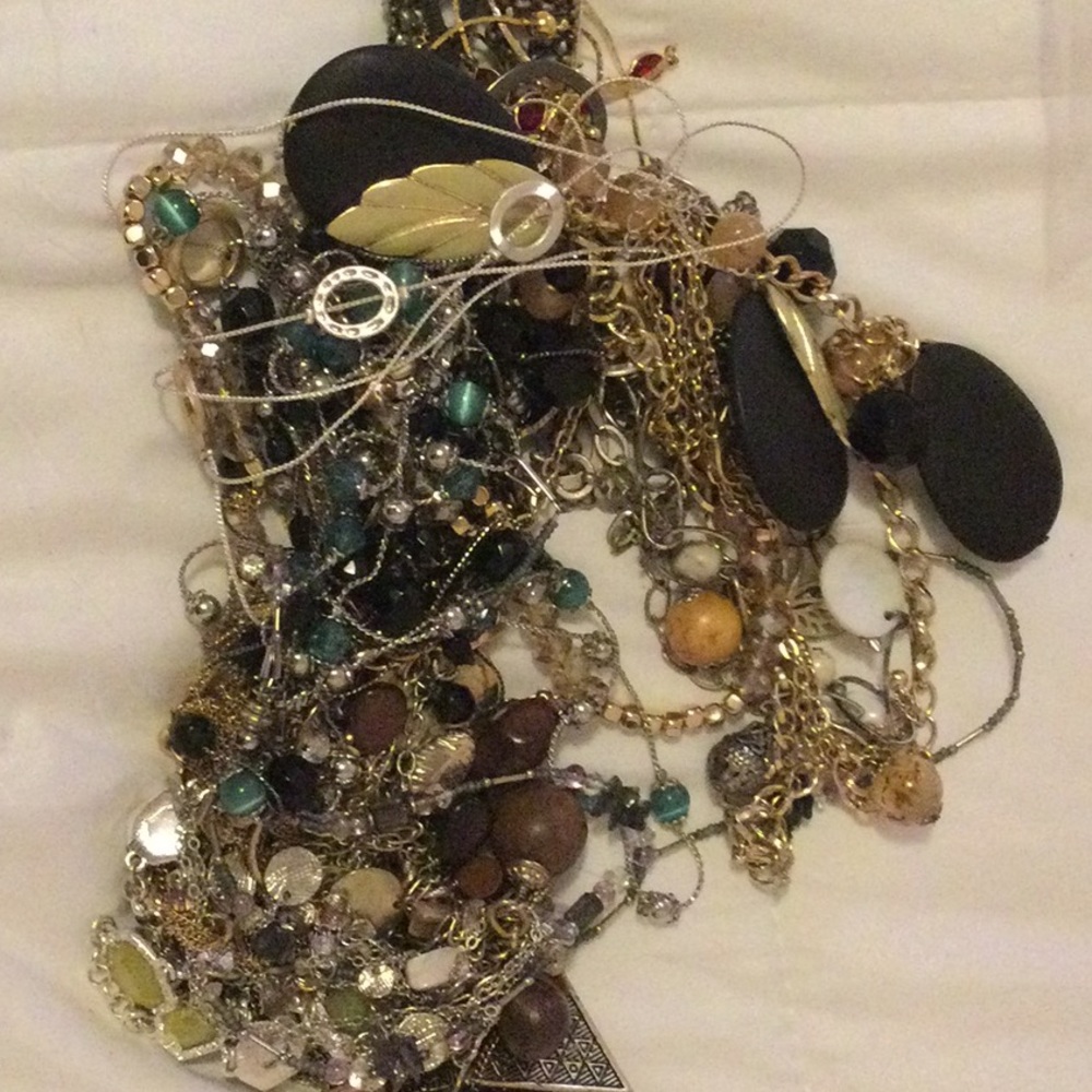 Jewelry - Picture 3 of 3